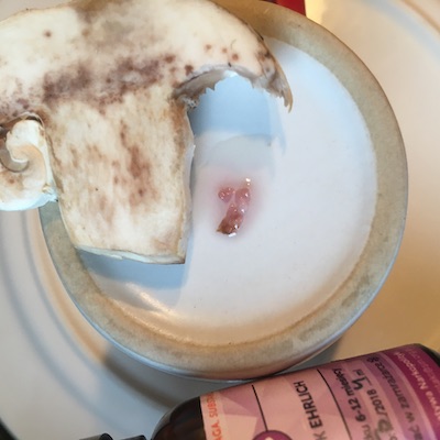 White button reacting with Ehrlich Testing mushrooms with Ehrlich reagent